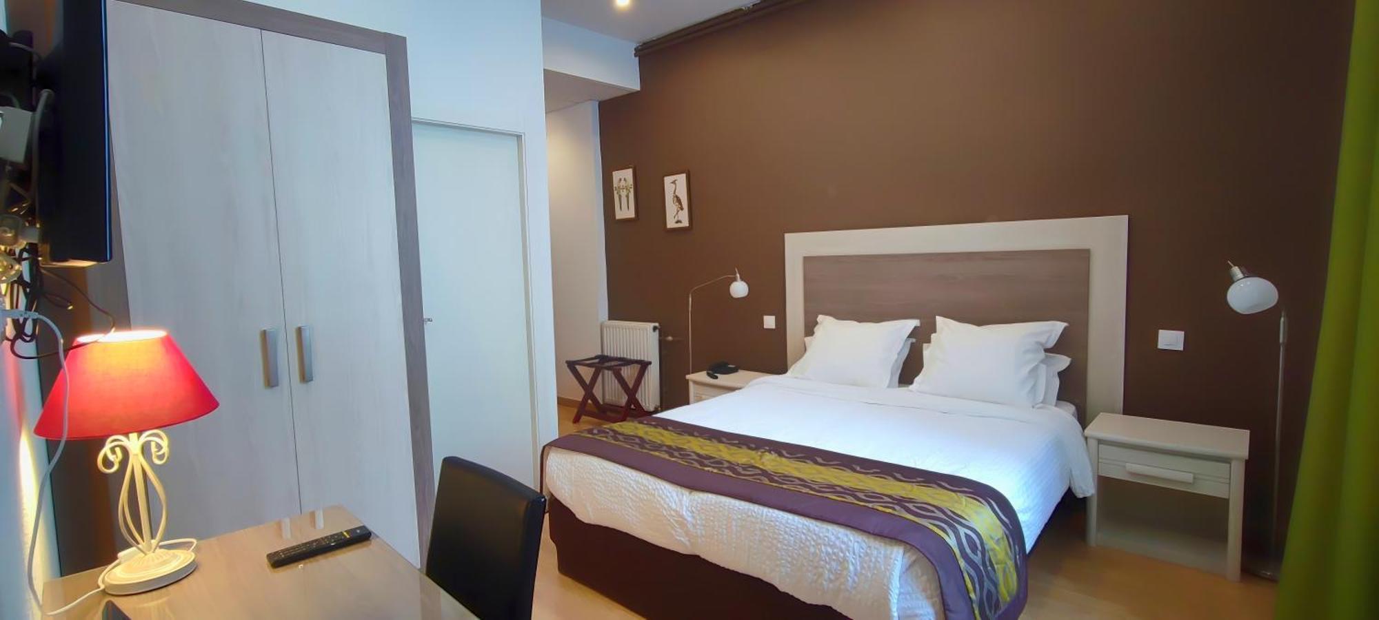 Logis Grand Hotel Pelisson Нонтрон Екстер'єр фото